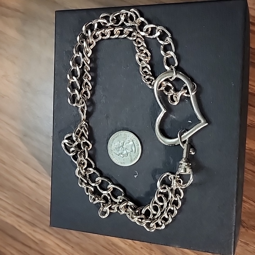Heart choker